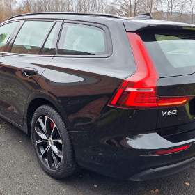 Foto inzerátu Volvo V60 kombi, Momentum Pro, 2.0 D3 110 KW, nebourané
