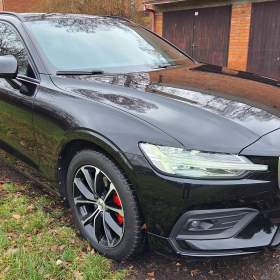 Foto inzerátu Volvo V60 kombi, Momentum Pro, 2.0 D3 110 KW, nebourané