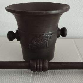 Fotka k inzerátu Válečný litinový hmoždíř s dělem a rokem 1914- 1916 +tlouk / 19010456