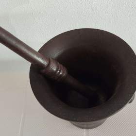 Foto inzerátu Válečný litinový hmoždíř s dělem a rokem 1914-1916 +tlouk