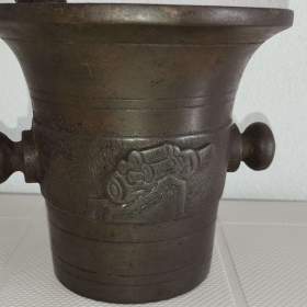 Foto inzerátu Válečný litinový hmoždíř s dělem a rokem 1914-1916 +tlouk