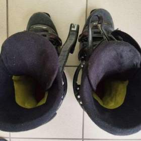 Foto inzerátu Sjezdové boty nadměrná vel. 46. Běžky Rossignol, hůlky. Doplňky zdarma