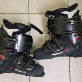 Sjezdové boty nadměrná vel. 57. Běžky Rossignol, hůlky. Doplňky zdarma / 19669158