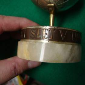 Foto inzerátu Starožitné těžítko globus Sokolský slet v Praze 1948 pěkný