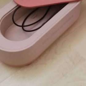 Foto inzerátu Nails potřeby-UV lampy, gellaky, sterilizátor,područka..