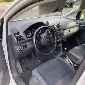 Foto inzerátu Prodám vyměním touran 1.6 TDi Rv 2011