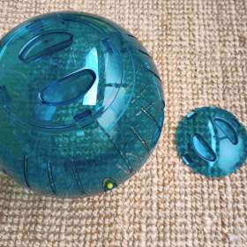 Foto inzerátu Běhací plastová koule Runner Ball Savic 25 cm