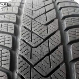 Foto inzerátu Sada zimních pneu 215/55 R17 Pirelli