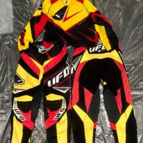Foto inzerátu Dětské motokrosové oblečení - komplet / kalhoty / boty