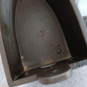 Foto inzerátu tará velká orig. atypická žehlička s komínem do sbírky