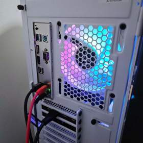 Foto inzerátu 🔥 Bílé Herní PC Ryzen 5 | RX5700XT | 16GB RAM | 1TB SSD | WiFi | ARGB | NOVÉ