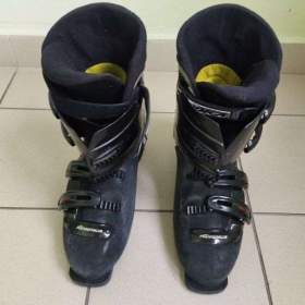 Sjezdové boty nadměrná vel. 46 + běžky Rossignol+hůlky + zimní doplňky k tomu zdarma / 19674006