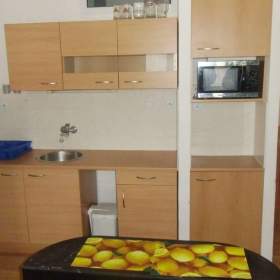 Foto inzerátu 1+kk O.- Fifejdy, udržovaný, 11.800 Kč i s energiemi... Doplatky na bydlení nám nevadí...