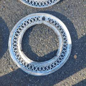 Foto inzerátu Hliníkové mezikruží ASI na veterány Škoda, atd...