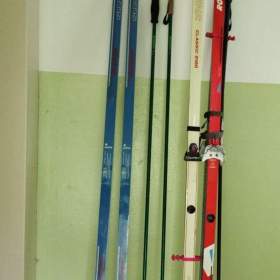 Fotka k inzerátu Běžky Artis 210 cm (nové), Germina 215 cm, Rossignol 205 cm + 2x hůlky a doplňky / 19669158