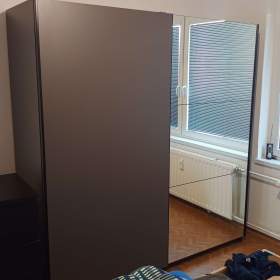 Foto inzerátu Skříň s posuvnými dveřmi a zrcadlem Arsala