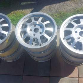 Fotka k inzerátu kovaná R15 motorsport  / 19672692