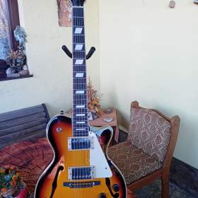 Fotka k inzerátu Elektrická kytara  / 19674004