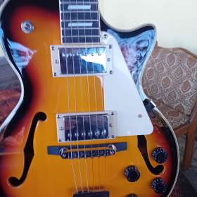 Foto inzerátu Elektrická kytara 