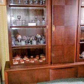 Fotka k inzerátu prosklená skříň, vitrína, knihovna  / 19470526