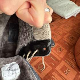 Foto inzerátu Nové dámské zimní boty z pravé kůže a pravým beránkem