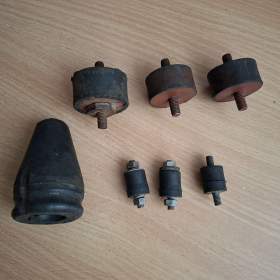 Fotka k inzerátu Silentbloky + doraz zadní nápravy -  Škoda Spartak, Octavia, Felicia?  / 18197583