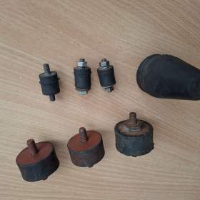 Foto inzerátu Silentbloky + doraz zadní nápravy - Škoda Spartak, Octavia, Felicia?