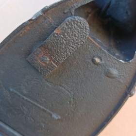 Foto inzerátu Krásná a velmi stará žehlička s komínem komínová do sbírky