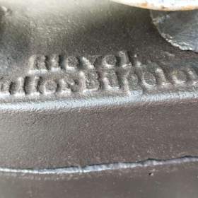 Foto inzerátu Obrovská komínová velmi stará sbírková žehlička D.R.G.M.