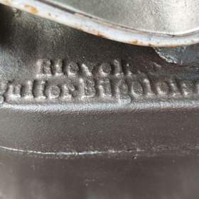 Foto inzerátu Obrovská komínová velmi stará sbírková žehlička D.R.G.M.