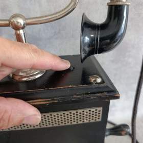 Foto inzerátu Starožitný švédský dvouklikový telefon z roku 1920-30
