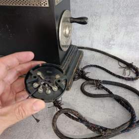 Foto inzerátu Starožitný švédský dvouklikový telefon z roku 1920-30