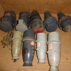 Fotka k inzerátu Zásuvky a vypinač / 19453092