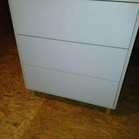 Fotka k inzerátu Komoda bíla / 18391877