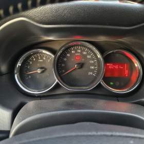 Foto inzerátu Duster 1.2 TCE 92 Kw, 102 000 Km, výbava PRESTIGE Nová STK