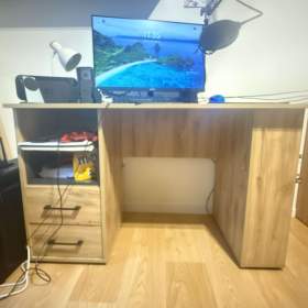 Foto inzerátu Postel i s psacím stolem 2000