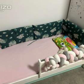 Fotka k inzerátu Prodám mantiel do dětské postýlky -  zelený s koalou. / 19417206