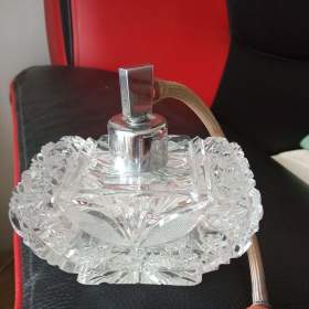 Foto inzerátu Brouseny flakon na parfem funkcni