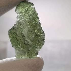 Fotka k inzerátu Krásný velký Vltavin z Chlumu, 14,36 gramu, ve stojánku / 18634518