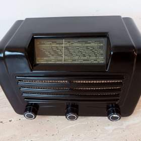 Foto inzerátu Krásný bytový doplněk - starožitné rádio Tesla Talisman 305U