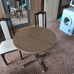 Kulatý stůl  / 19686415