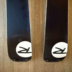 Foto inzerátu PÁNSKÉ LYŽE ROSSIGNOL - 154CM 