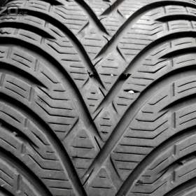 Sada nebo 2ks zimních pneu 215/60 R16: / 19723276