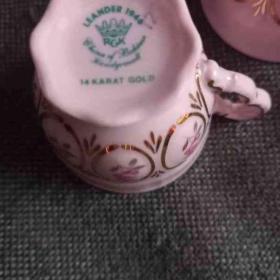 Foto inzerátu Prodám sbírku růžového porcelánu, pro upřesnění sděluj