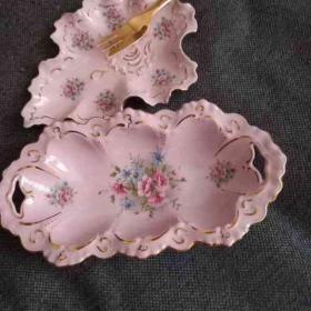 Foto inzerátu Prodám sbírku růžového porcelánu, pro upřesnění sděluj