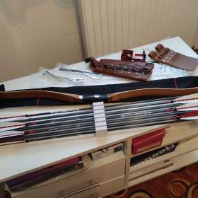 Foto inzerátu PRODÁM NOVÝ TATARSKÝ LUK OAK TATAR BOW 45LBS+ VYBAVENÍ!!