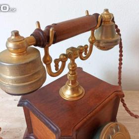 Foto inzerátu Starožitný elegantní stolní telefon v krásném stavu