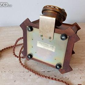 Foto inzerátu Starožitný elegantní stolní telefon v krásném stavu