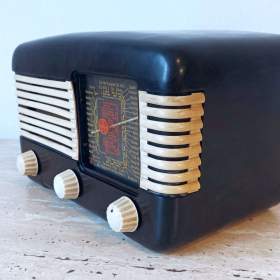 Foto inzerátu Starožitné rádio Tesla Talisman 306U, plně funkční, krásný stav po renovaci