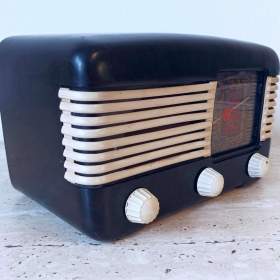 Foto inzerátu Starožitné rádio Tesla Talisman 306U, plně funkční, krásný stav po renovaci